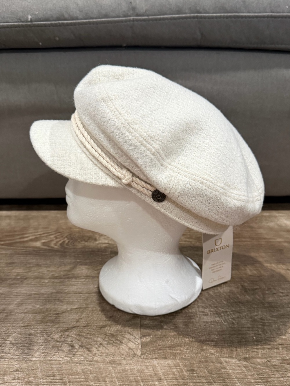 Brixton White Newsboy Cap Hat Kayla Boucle New with tags